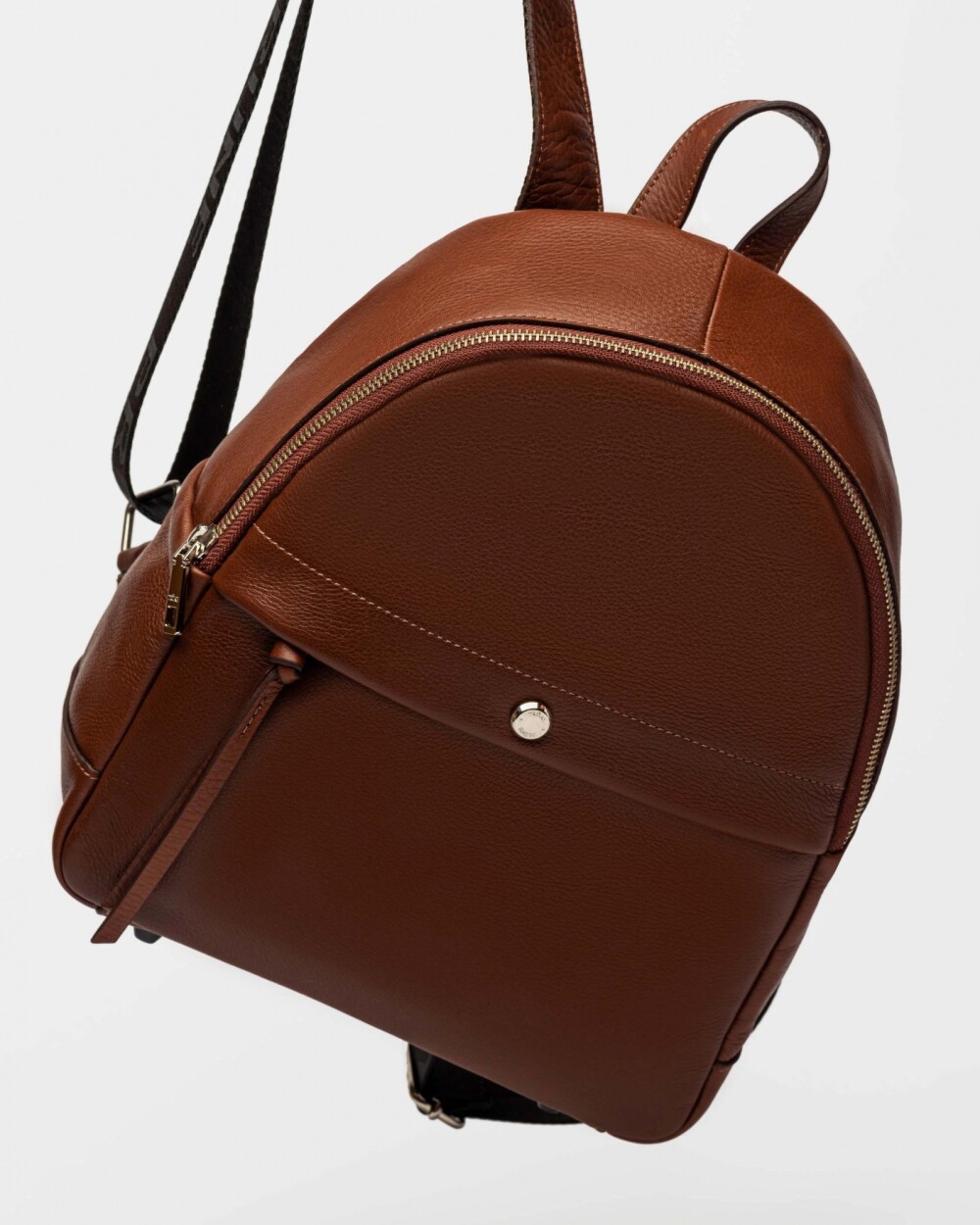 Mochila Urban En Cuero Liso Satinado Tabaco