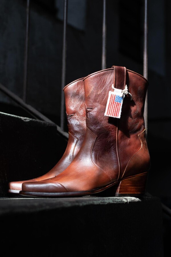 Tejana Ciara Nin Suela