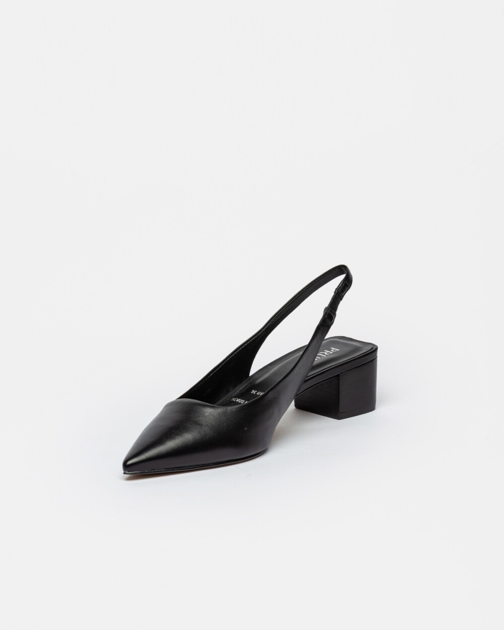Stiletto Marga En Cuero Liso Negro