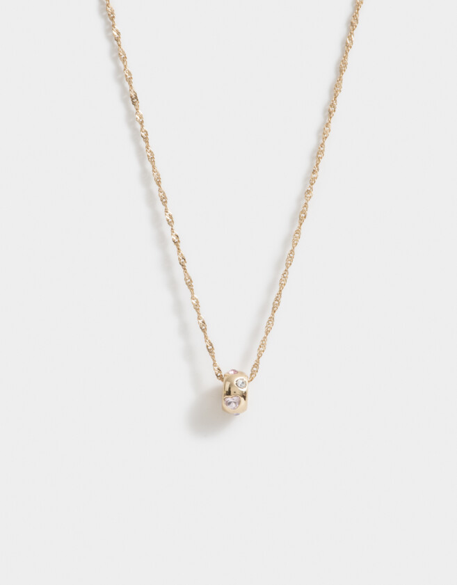 Cadena Corta con Dije Bañada en Oro Cortos - Dorado
