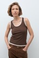 Musculosa superpuesta chocolate
