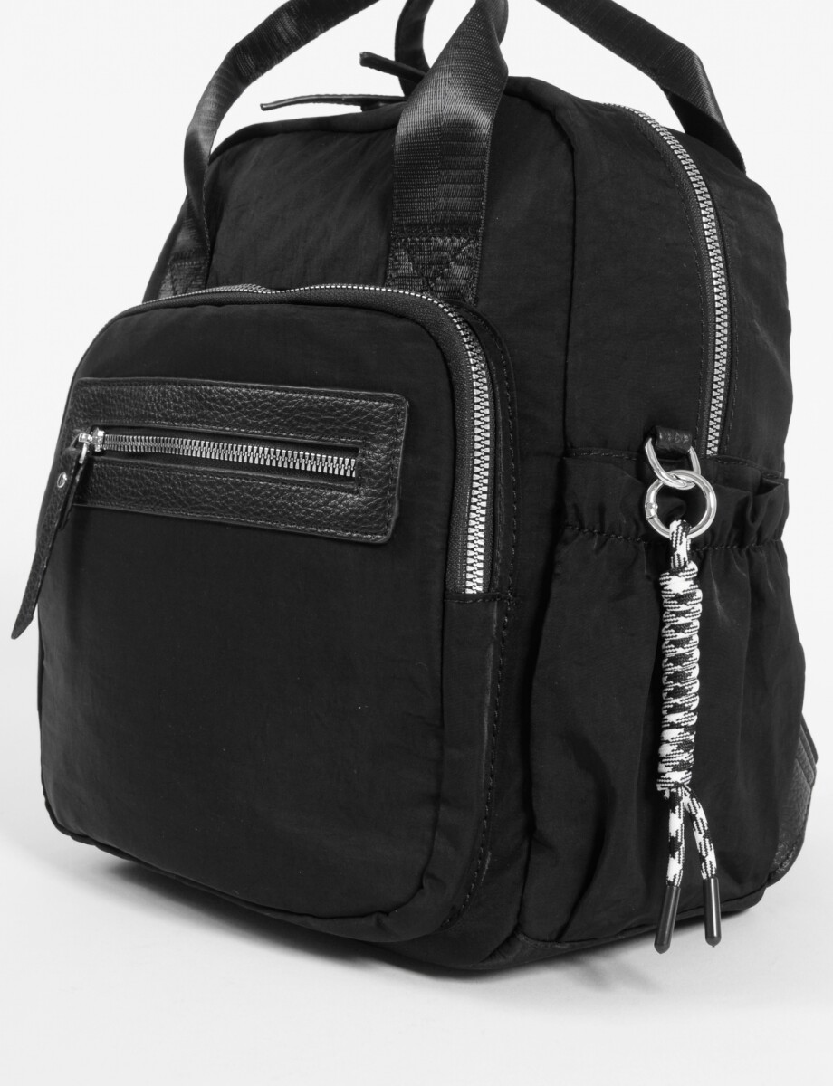 Mochila con llavero cordón - negro 