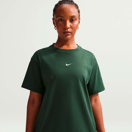Remera Nike Sportswear Classic Tee De Mujer Verde