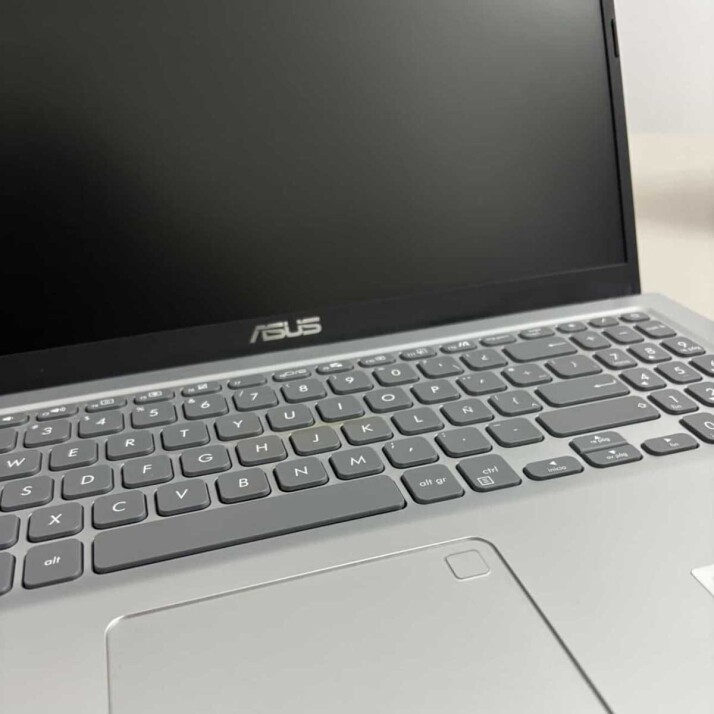 ASUS X515M - 4 GB RAM ASUS X515M - 4 GB RAM