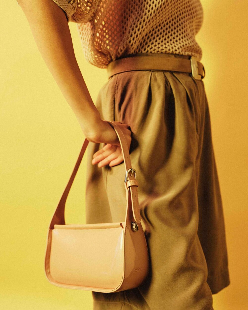 Cartera al hombro Leaf en efecto cuero charol Rosa