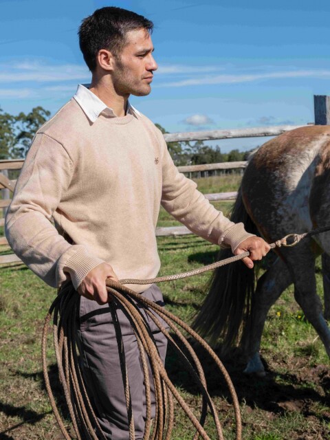 Buzo tejido cuello redondo Beige