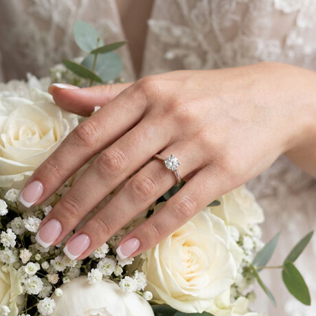 Anillo Novia Solitario de Oro Blanco 18k con Brillante. Anillo Novia Solitario de Oro Blanco 18k con Brillante.