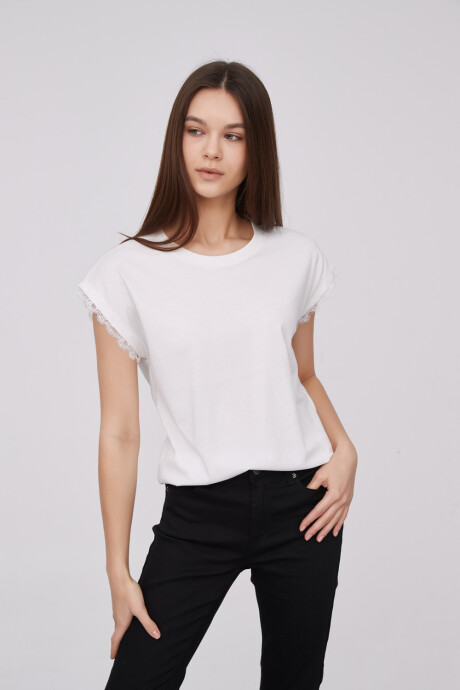 Remera Ashay Marfil / Off White