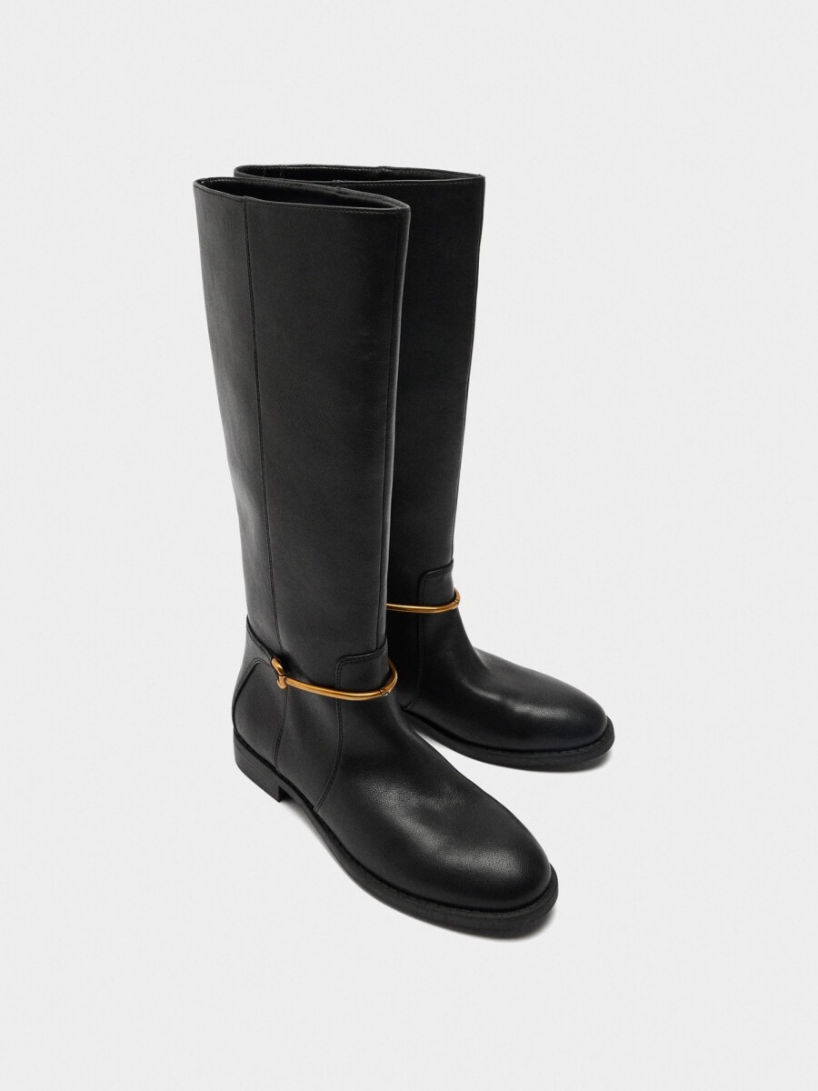 Botas Altas Con Detalle Metálico negro