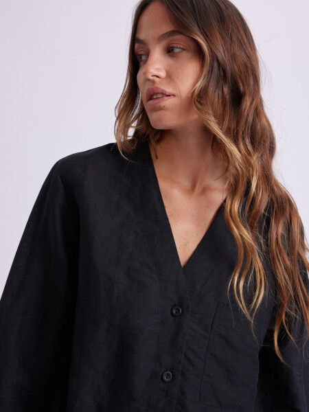 Camisa cuello v Negra