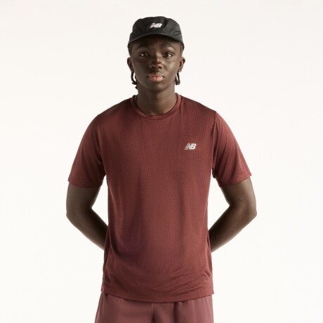 Remera New Balance de Hombre - Athletics - MT41253YLR BORDEAUX