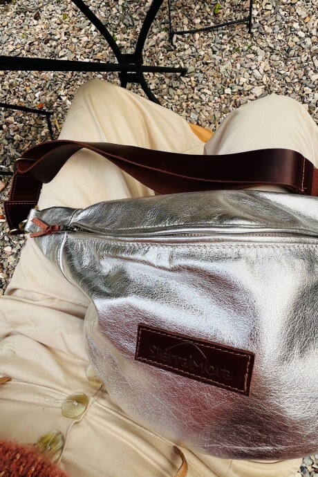 Leather Fanny Pack Plateado
