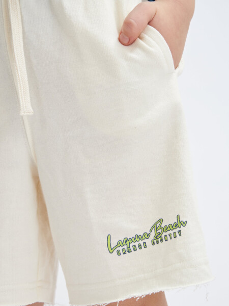 Short deportivo liviano Laguna- Crudo