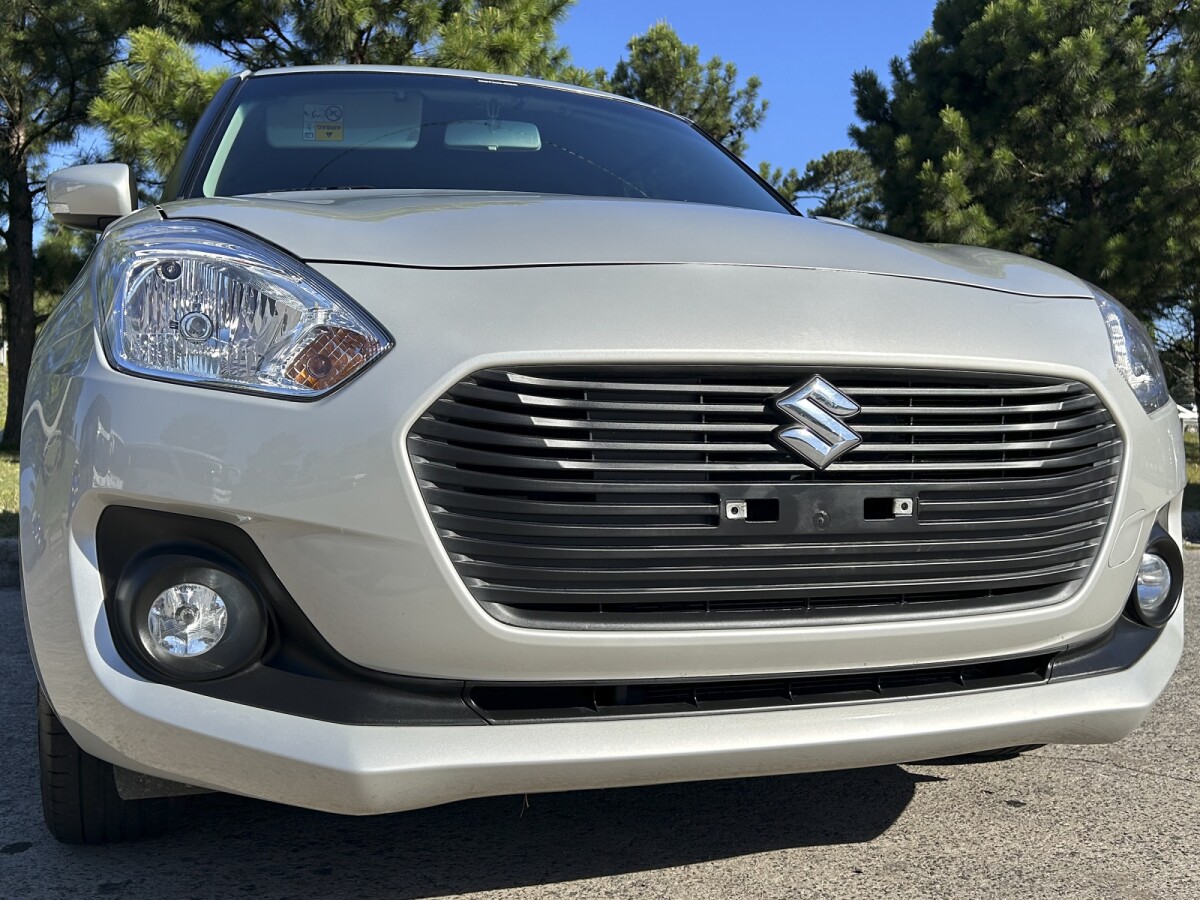 Suzuki Swift GL 2021 EXCELENTE ESTADO! | Permuta / Financia Suzuki Swift GL 2021 EXCELENTE ESTADO! | Permuta / Financia