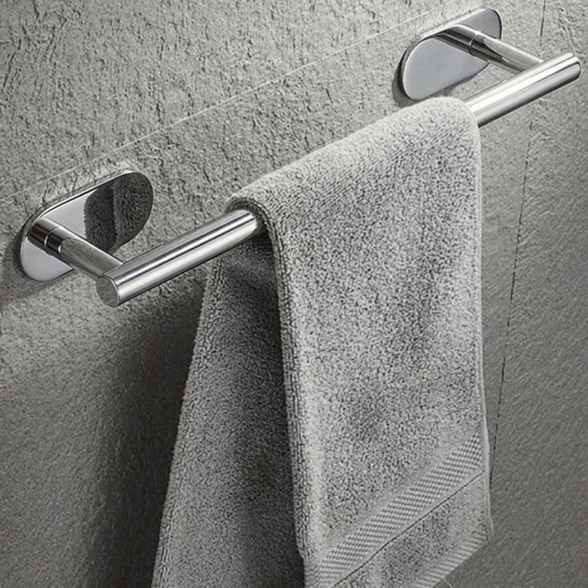 Toallero adhesivo para baño plateado 40cm 