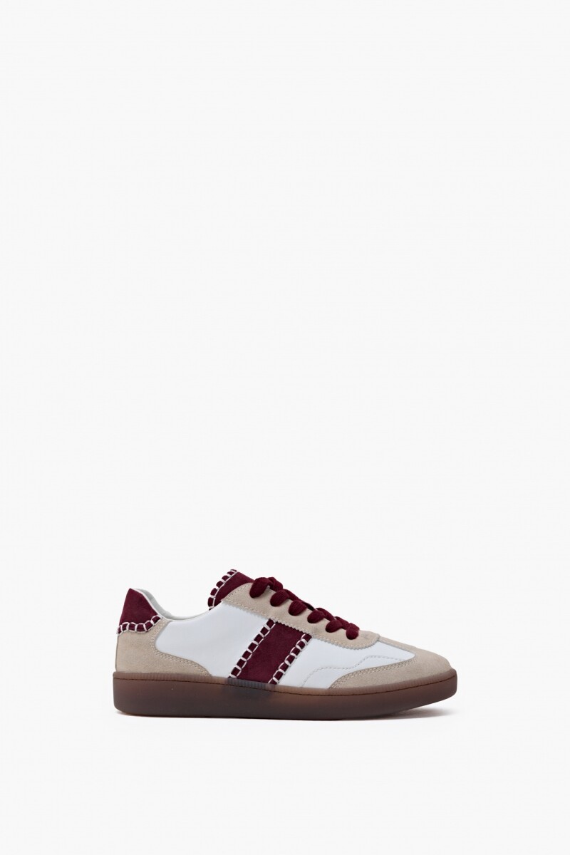 Zapatilla con bordado beige