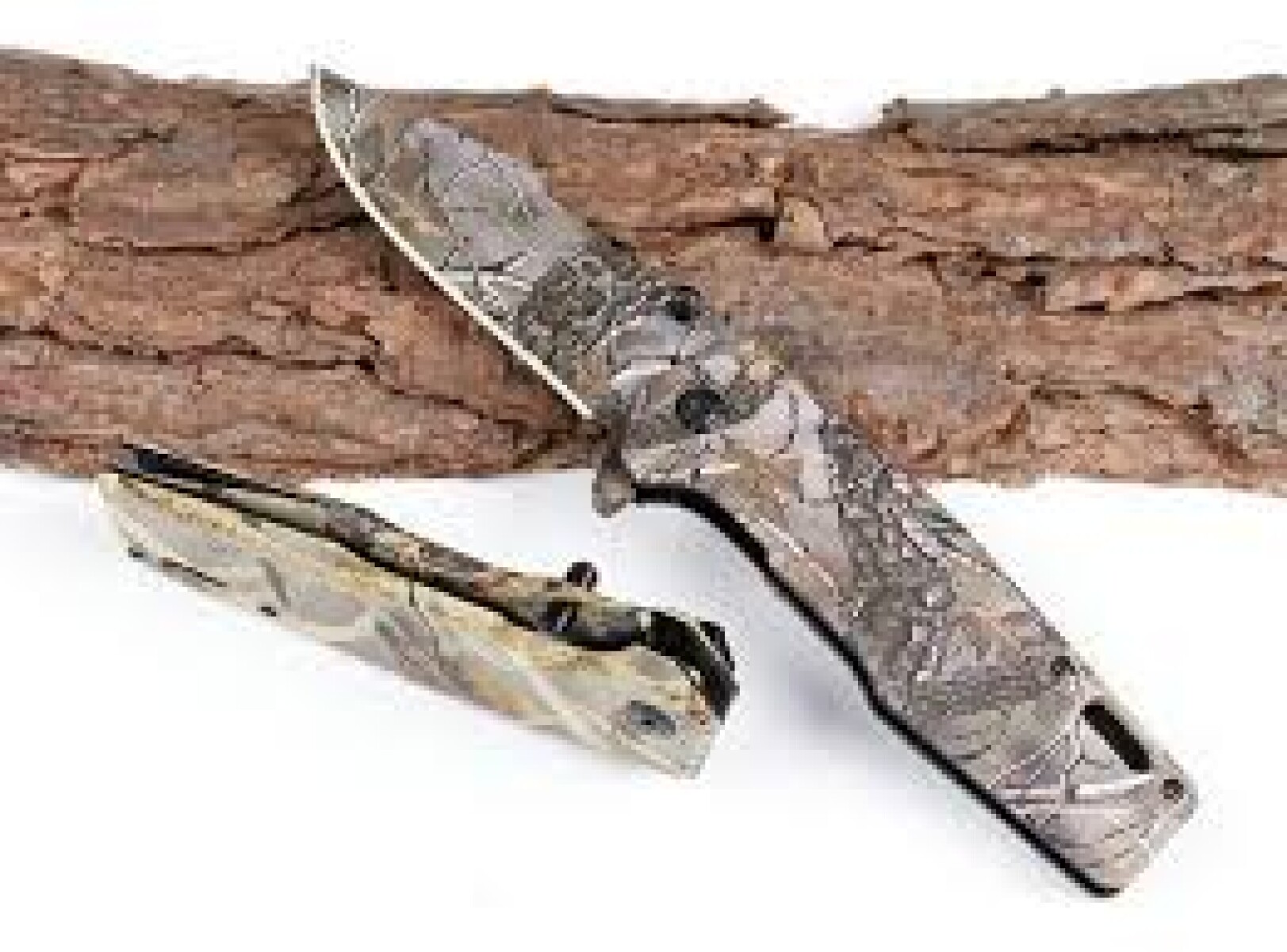 NAVAJA PLEGABLE CAMUFLADA BUCK.- 