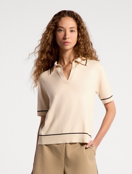 POLO MANGA CORTA EN TEJIDO DE PUNTO BEIGE