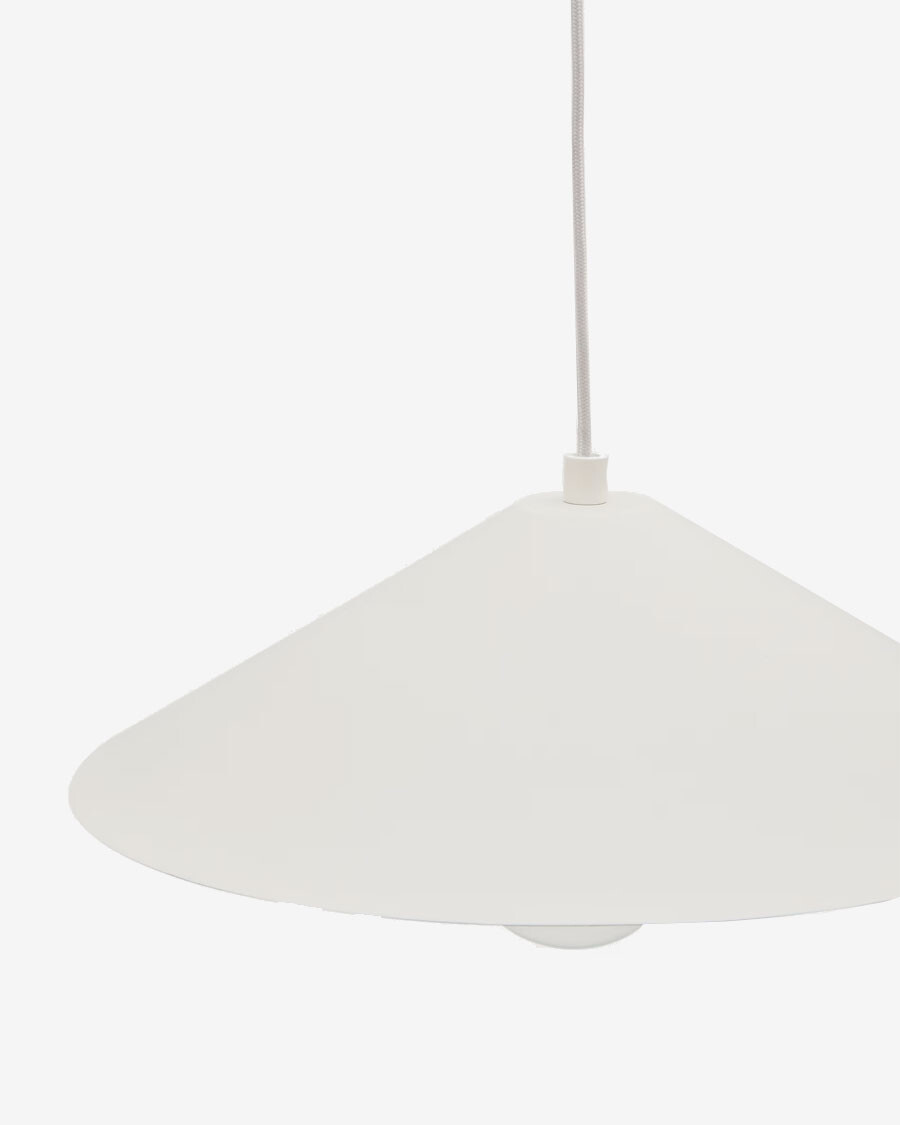 Aplique Kally de metal con acabado pintado beige