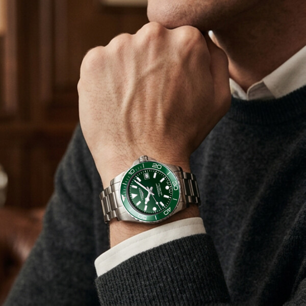 Reloj LONGINES HYDROCONQUEST automático 39mm con esfera y bisel verde Reloj LONGINES HYDROCONQUEST automático 39mm con esfera y bisel verde