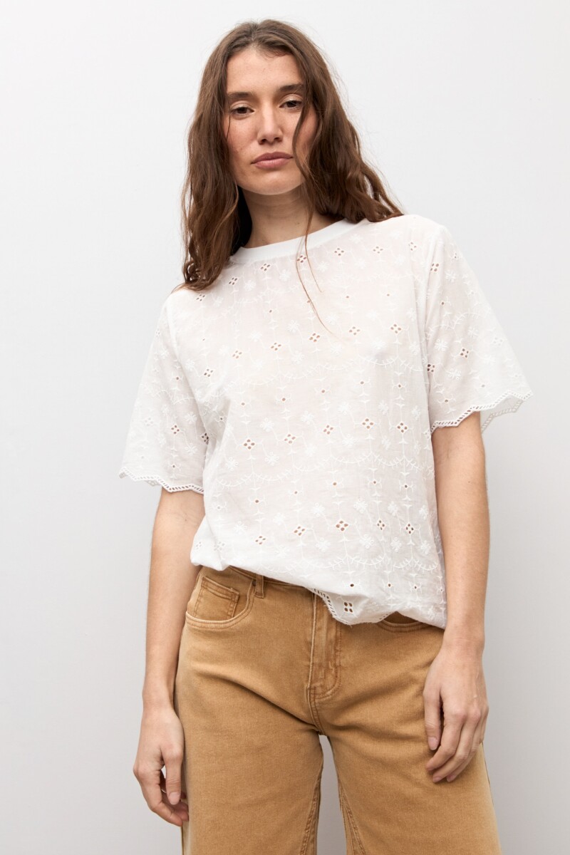 Remera broderie blanco