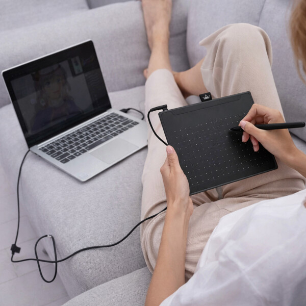 Tableta Digitalizadora Huion Rts-300 Lápiz Usb-c NEGRO