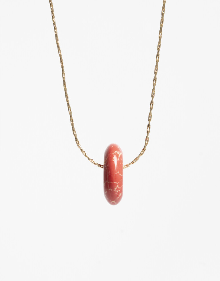 Cadena Corta con Dije Color Cadena Con Dije Dona Roja - Dorado