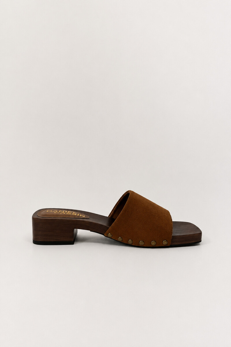 ZUECO NIR - Camel 