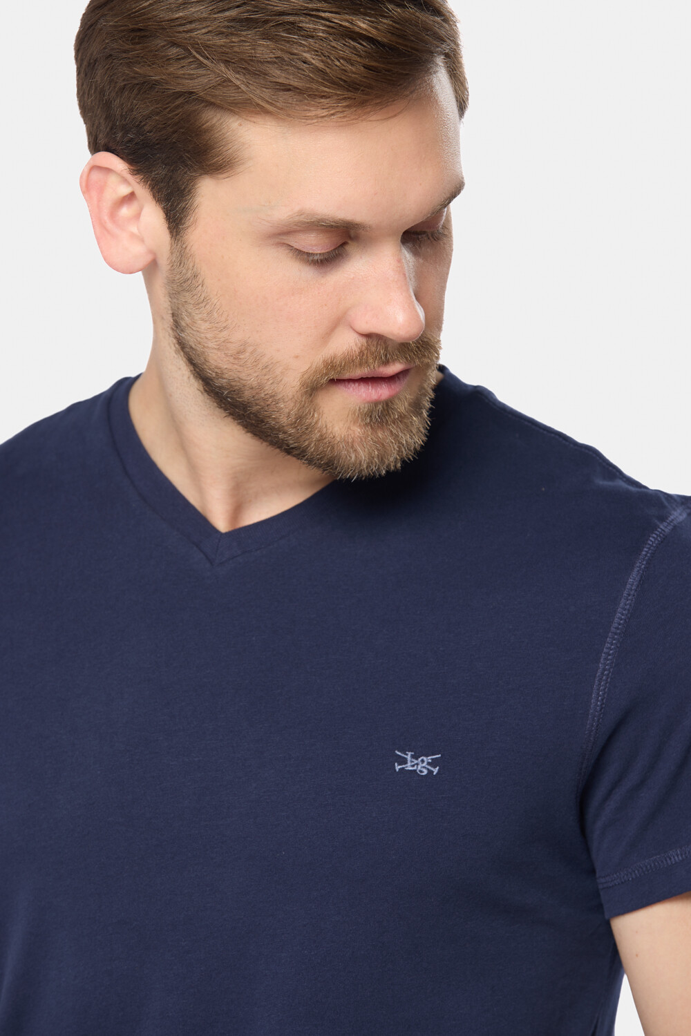 REMERA LISA ESCOTE V Azul