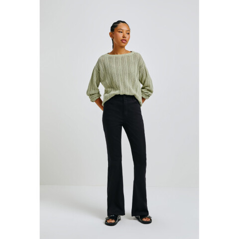 CALCA FEM PRETO