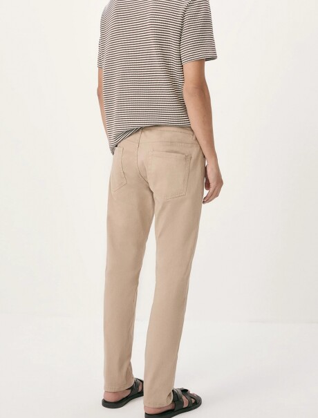 PANTALÓN DE SARGA CON ELASTANO BEIGE