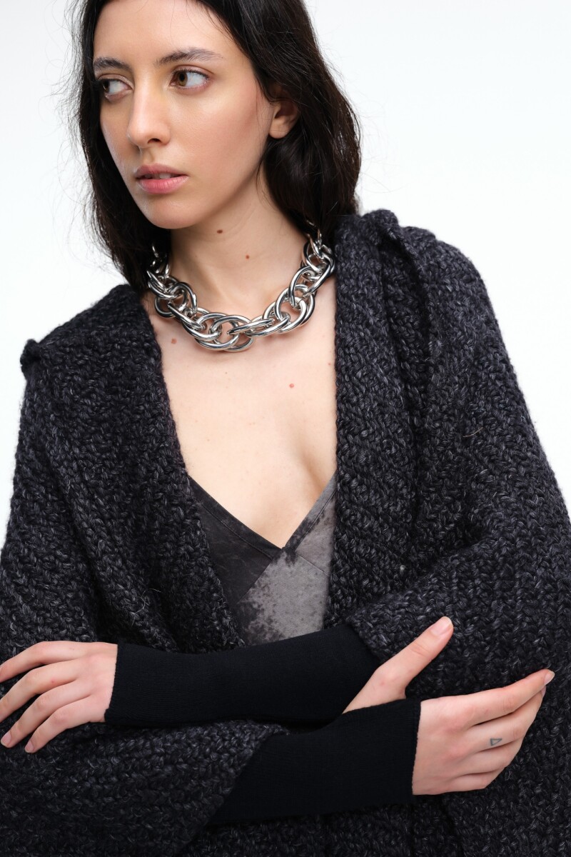 RUANA CAPUCHA Y BUFANDA Negro