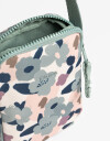 Complemento Marroquinería Nylon Pouch Con Cierre - Estampado Flores