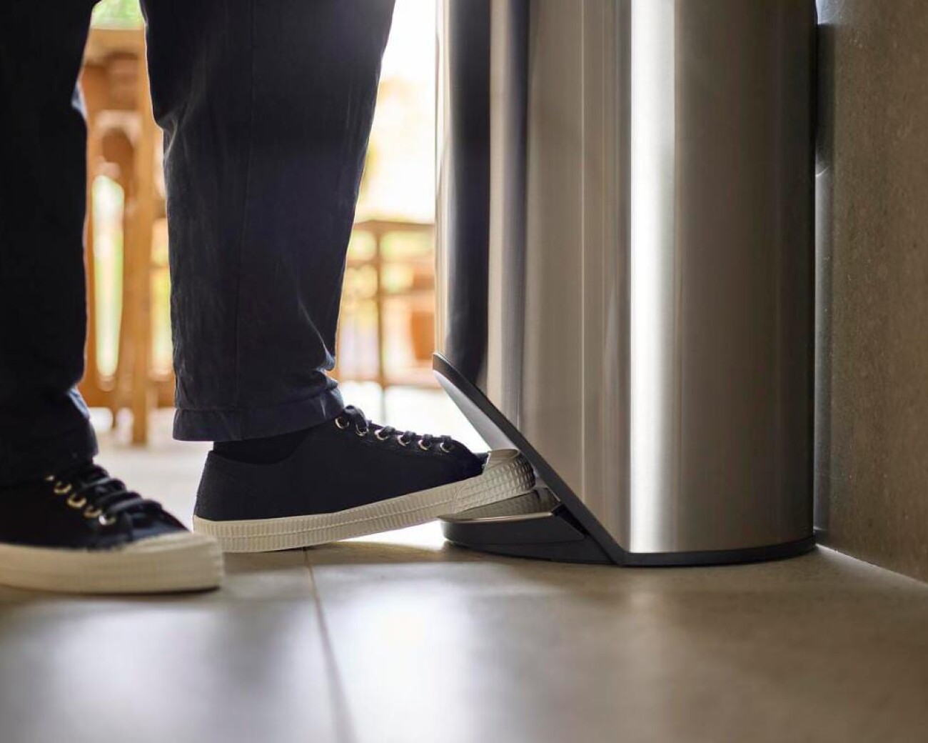 Cesto de Basura Arc™ 30L de Acero Inoxidable Joseph Joseph Cesto de Basura Arc™ 30L de Acero Inoxidable Joseph Joseph