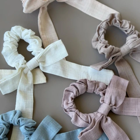 Moña Lazo Scrunchie Blanco