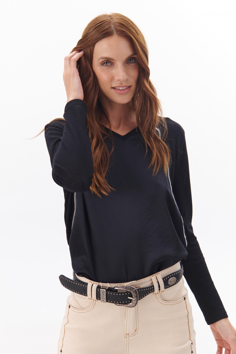 REMERA SANTAS NEGRO