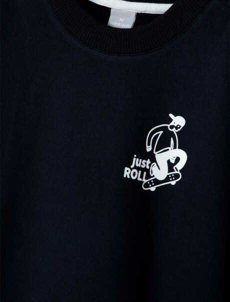 BUZO ESTAMPADO INFANTIL NEGRO