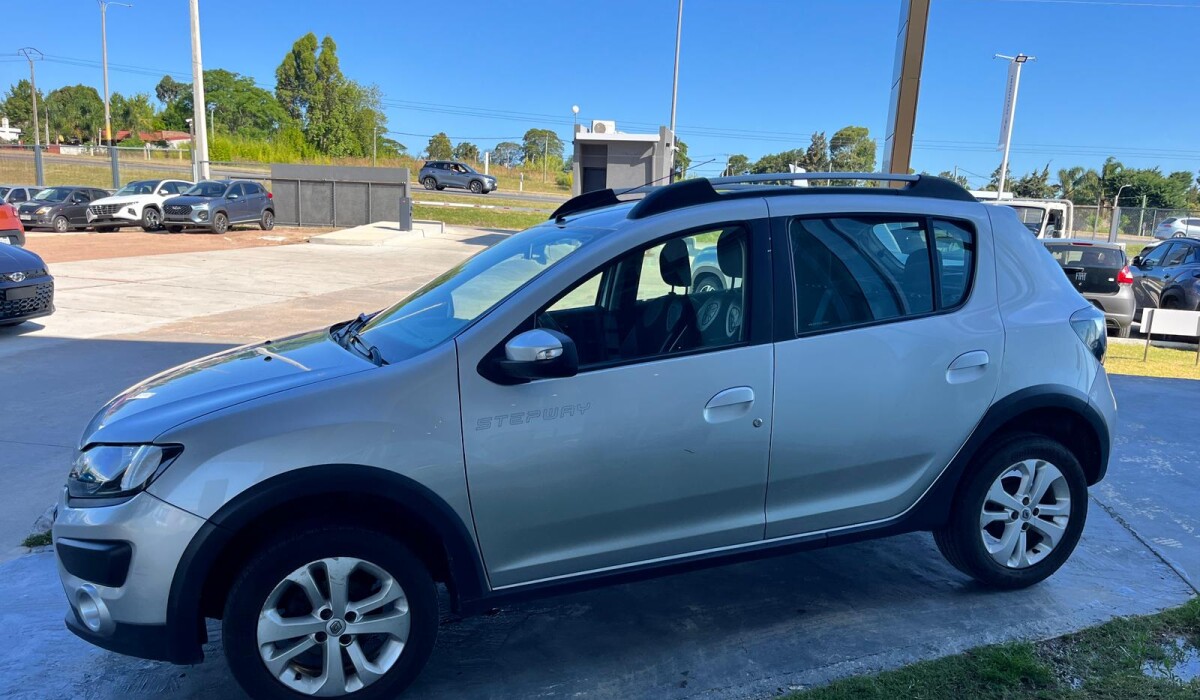 RENAULT STEPWAY PRIVILEGE 1.6 2017 RENAULT STEPWAY PRIVILEGE 1.6 2017