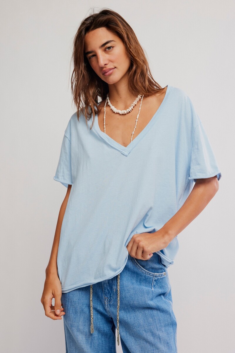 REMERA NINA V 