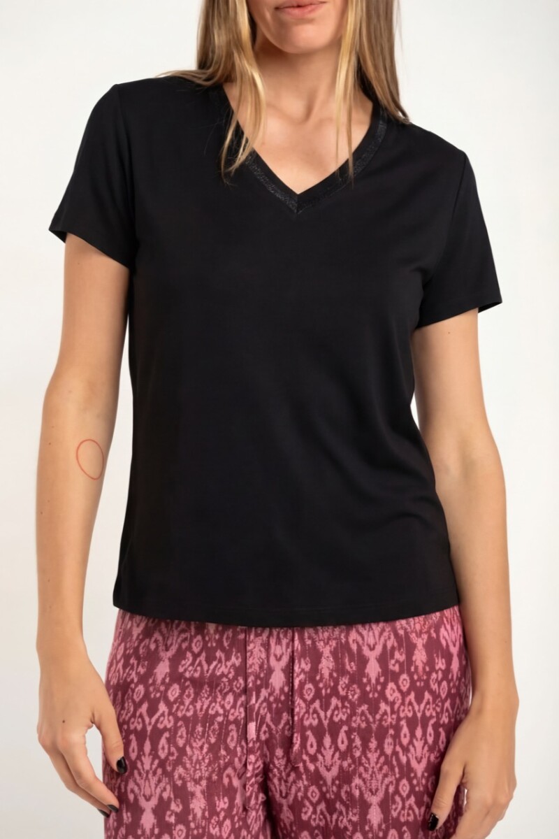 Remera Negro