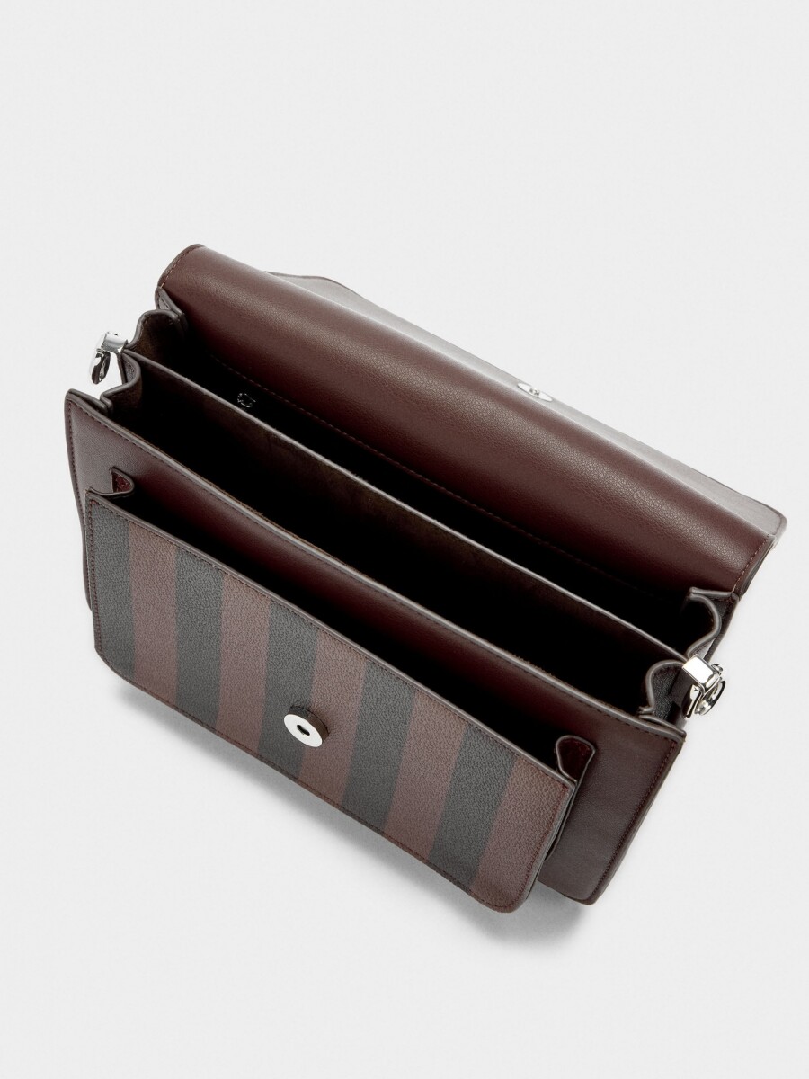 Bolso Bandolera Con Solapa burdeos