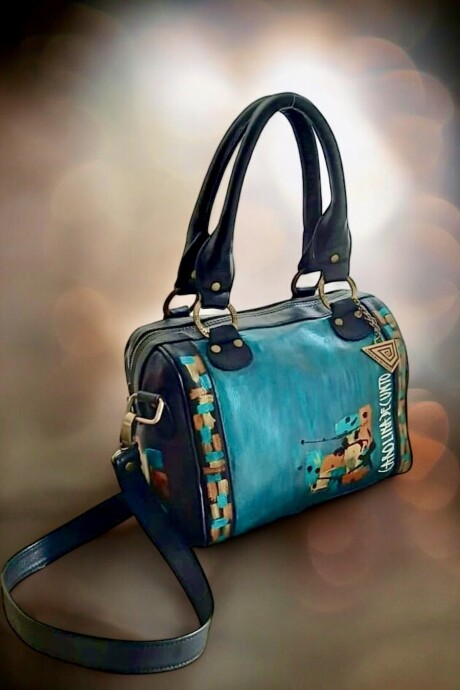 Bolso Kanda Negro Con Verde Metalizado Y Arte Bolso Kanda Negro Con Verde Metalizado Y Arte