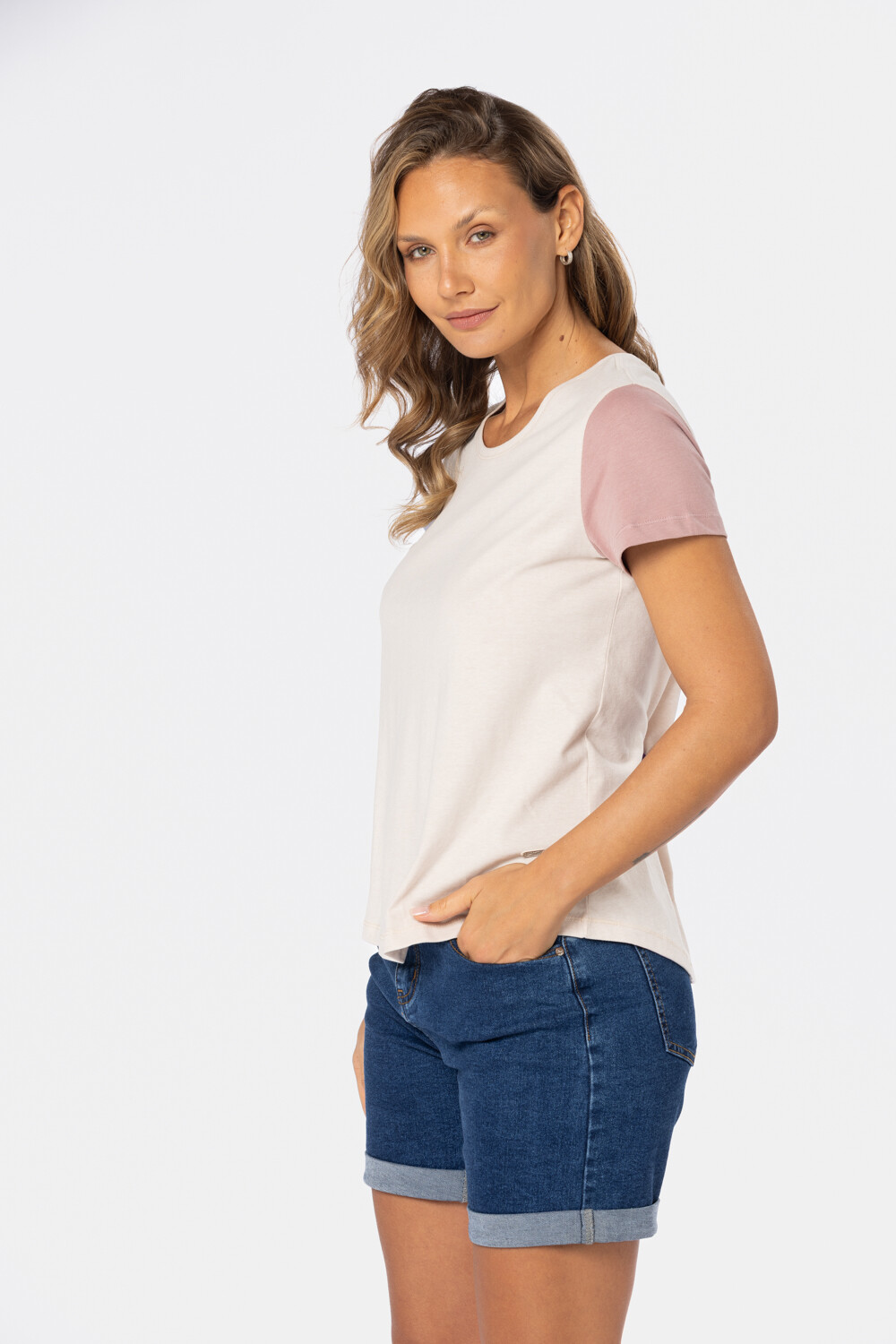 REMERA BLOQUE DE COLOR Beige
