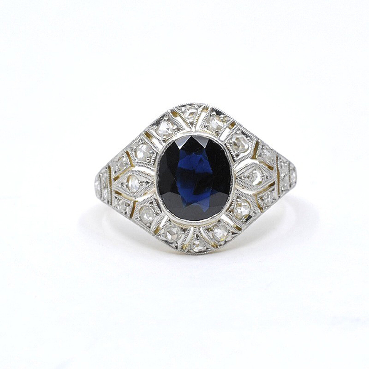 Anillo Antiguo En Oro 18K, Zafiro Azul Legítimo Y Diamantes 