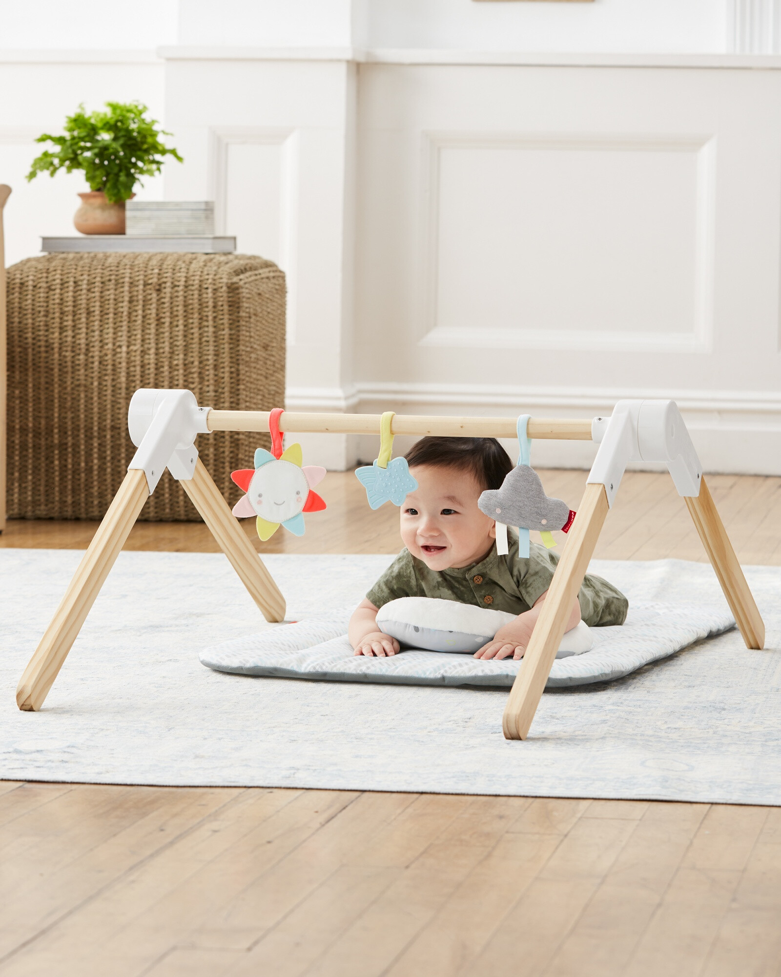 Gimnasio infantil en madera, diseño nube Gimnasio infantil en madera, diseño nube
