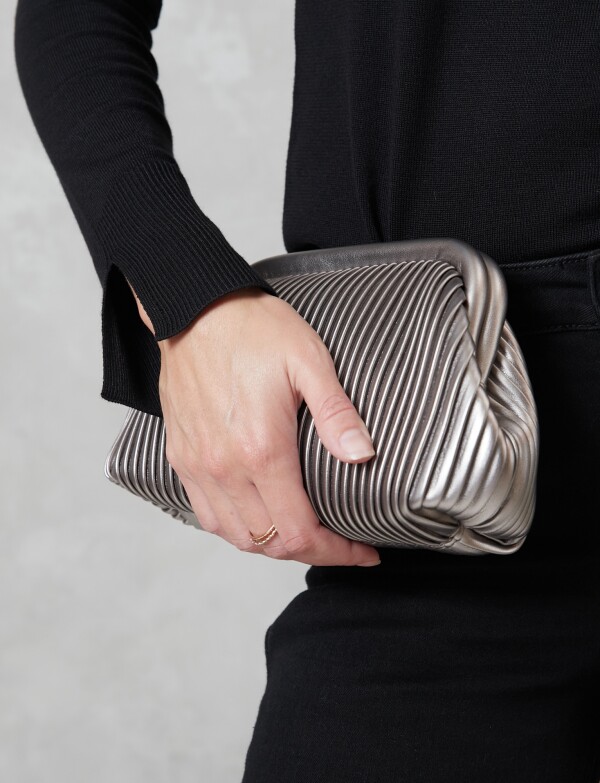 Cartera Clutch PLATEADO