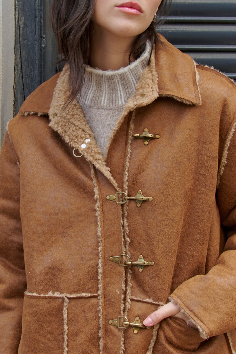CAMPERA HOOK CARAMELO
