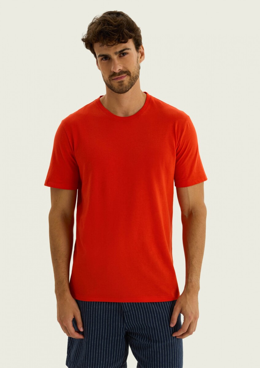 CAMISETA BÁSICA UNISSEX REGULAR WORLD - ROJO 