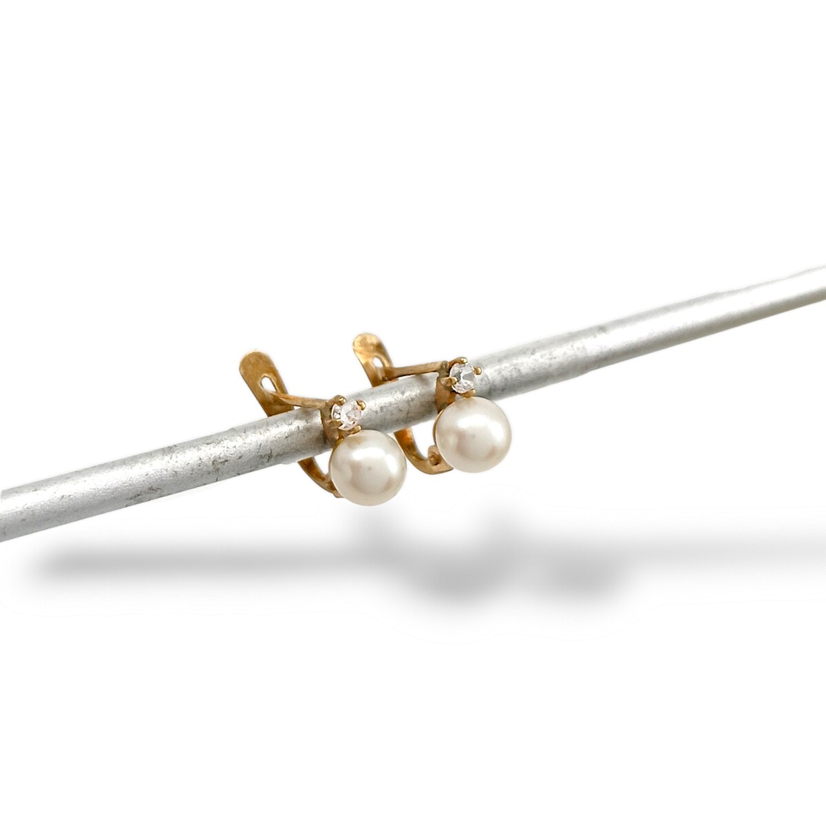 Caravanas Perlas y zirconia en oro- Oro bajo - Perla de río y zirconia - CA8223 - conperla 