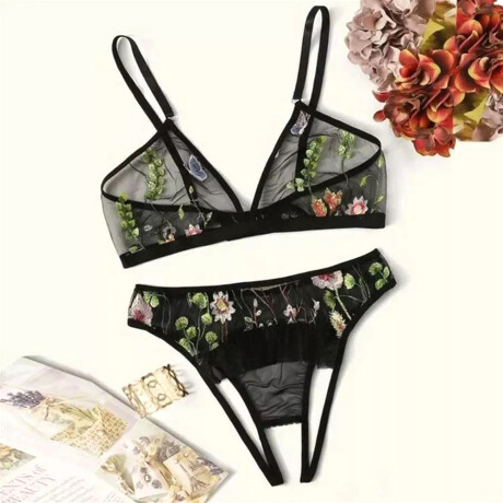Conjunto Negro con Flores Conjunto Negro con Flores